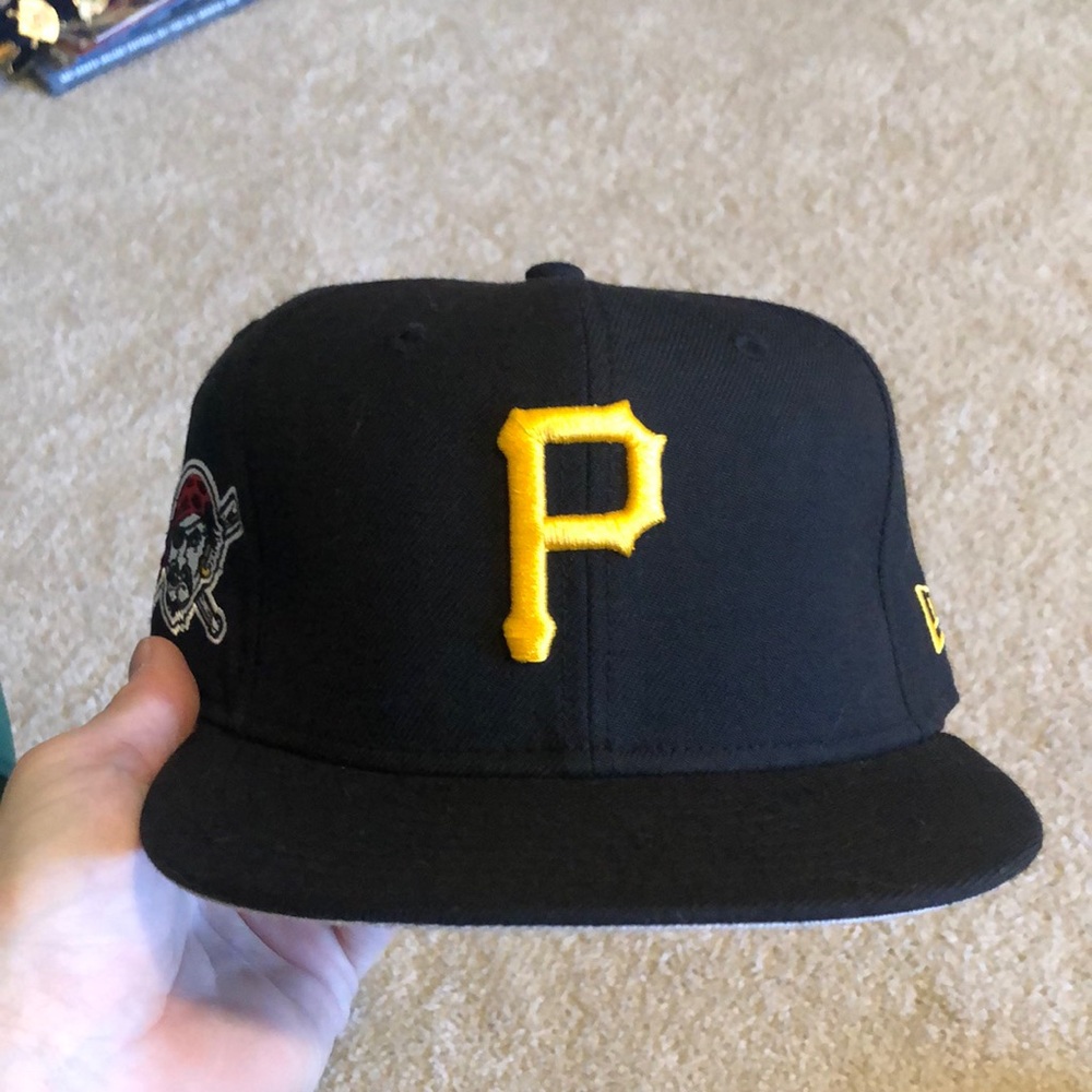 Brand New with Tags Pittsburgh Pirates SnapBack. New Era. Mint condition